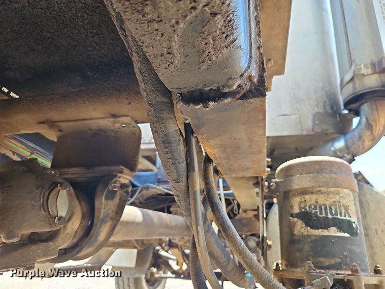 image for item NS9528 1990 Freightliner FLD dump truck