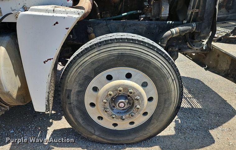 image for item NS9528 1990 Freightliner FLD dump truck