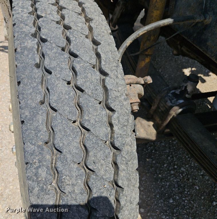 image for item NS9528 1990 Freightliner FLD dump truck