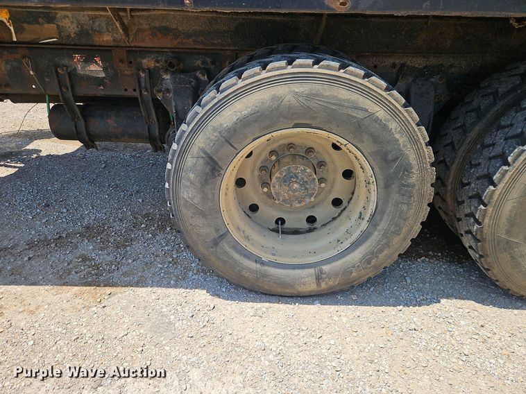 image for item NS9528 1990 Freightliner FLD dump truck