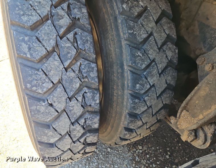 image for item NS9528 1990 Freightliner FLD dump truck