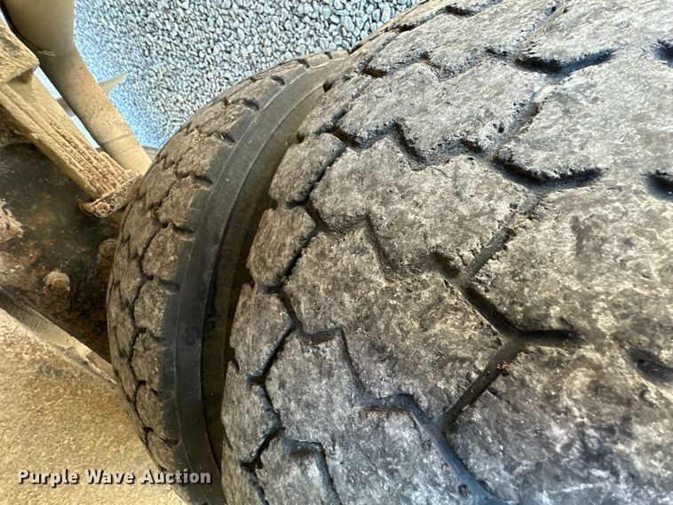 image for item NT9389 2009 Thomas Built B2 school bus