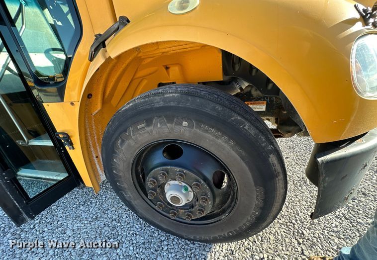 image for item NT9389 2009 Thomas Built B2 school bus