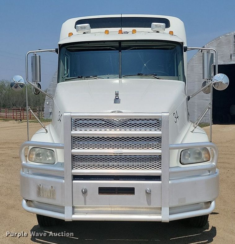 image for item NZ9868 2007 Mack Vision CXN613 semi truck