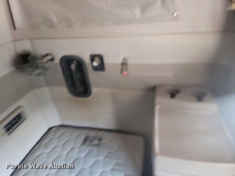 image for item NZ9868 2007 Mack Vision CXN613 semi truck