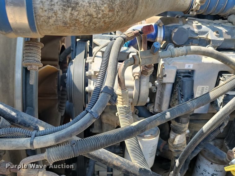 image for item NZ9868 2007 Mack Vision CXN613 semi truck