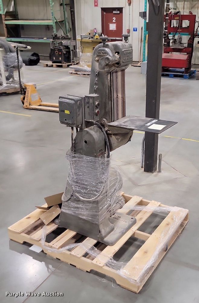 image for item OD9537 Hammond Machinery VH-6WP belt sander