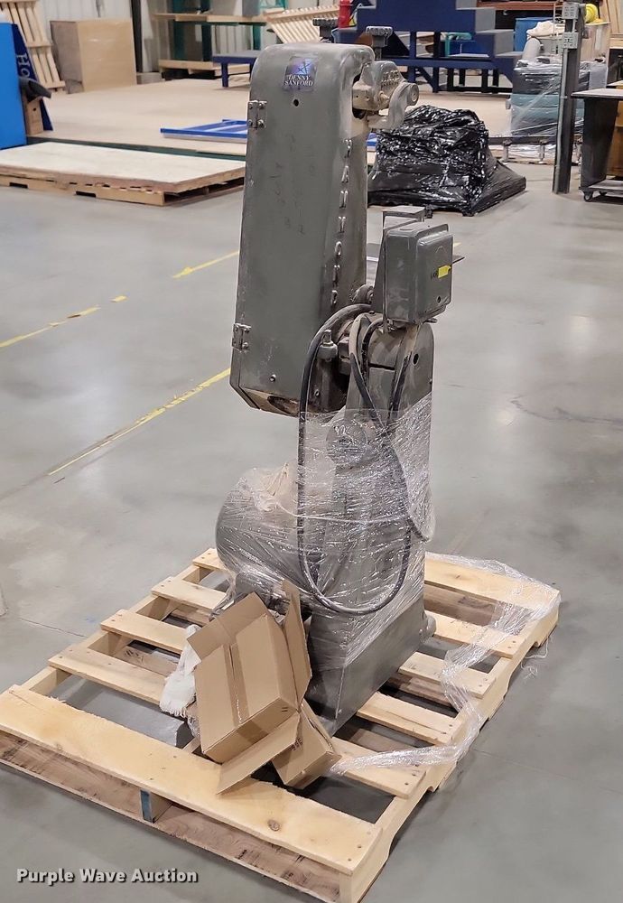 image for item OD9537 Hammond Machinery VH-6WP belt sander