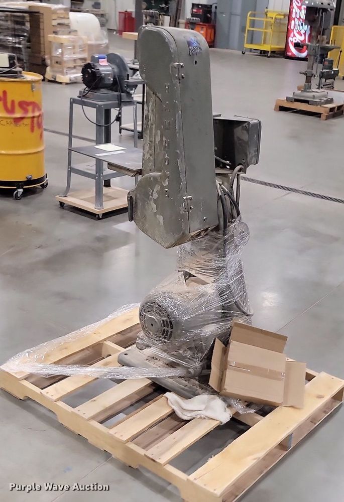 image for item OD9537 Hammond Machinery VH-6WP belt sander