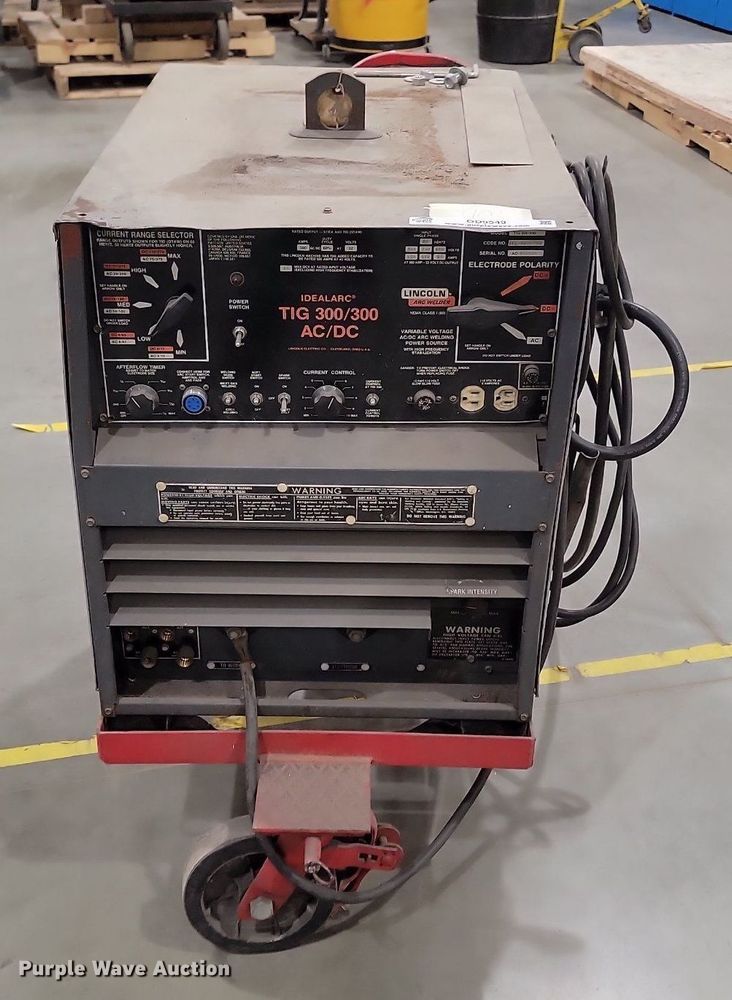 Lincoln Idealarc TIG 300/300 welder in Sioux Falls, SD Item OD9549