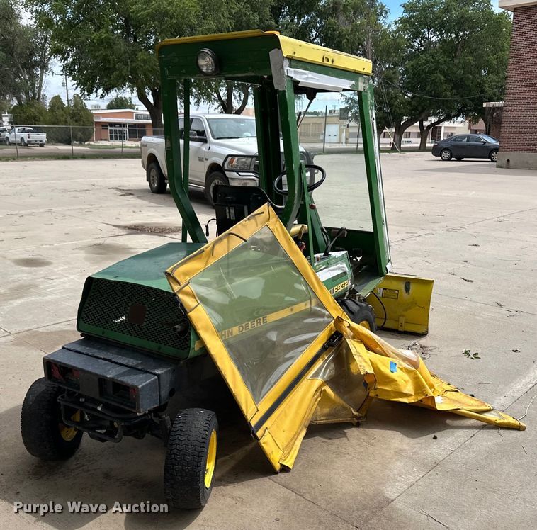 image for item OI9218 John Deere F932 lawn mower