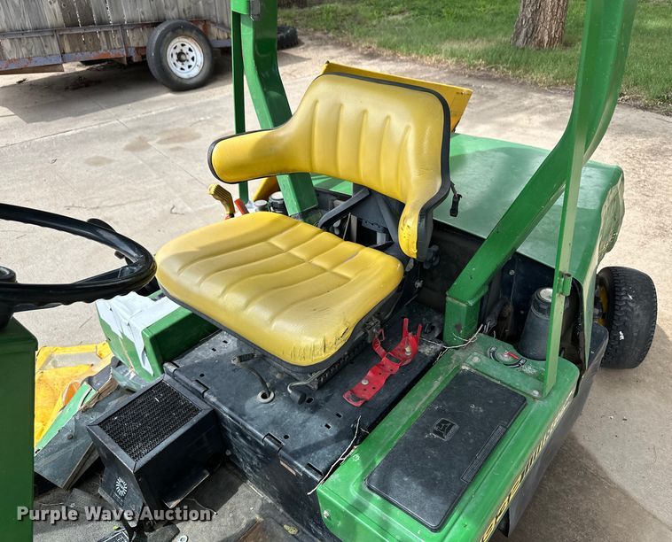 image for item OI9218 John Deere F932 lawn mower