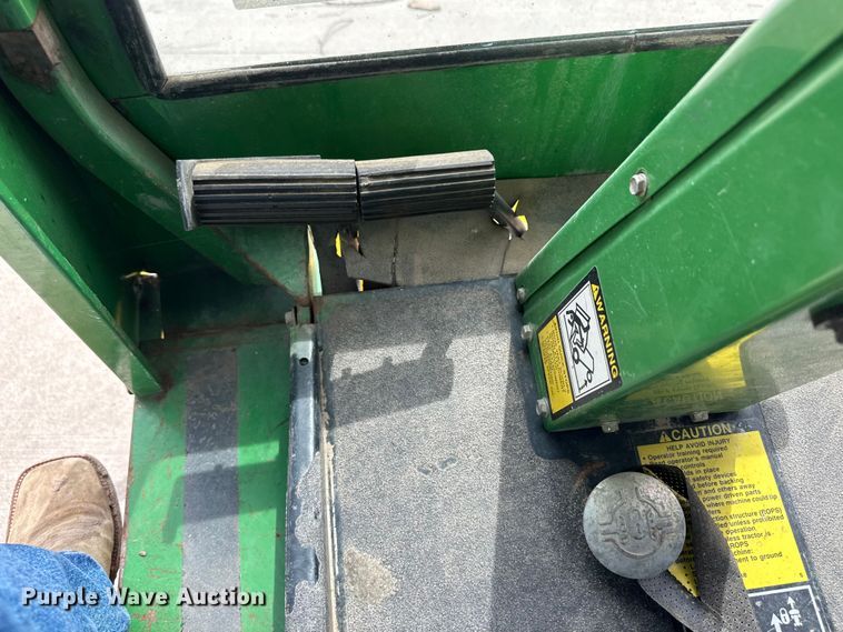 image for item OI9218 John Deere F932 lawn mower