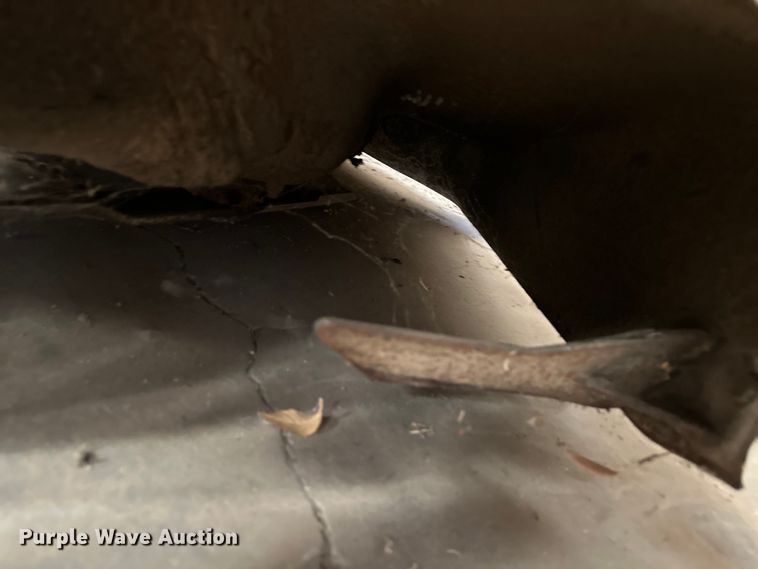 image for item OI9218 John Deere F932 lawn mower