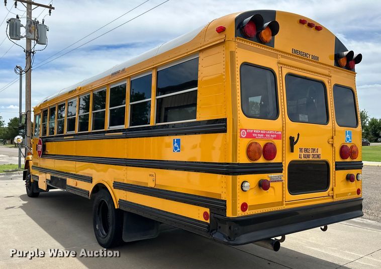 image for item OI9219 2005 Thomas Built FS65 school bus