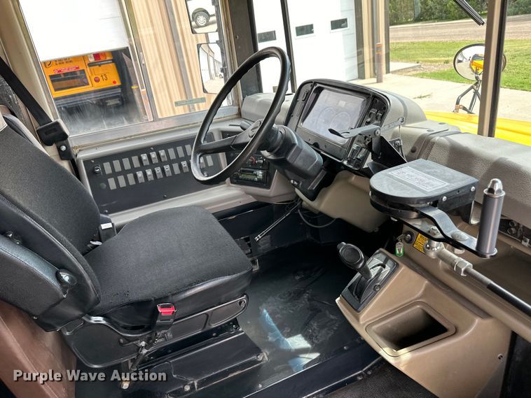 image for item OI9219 2005 Thomas Built FS65 school bus