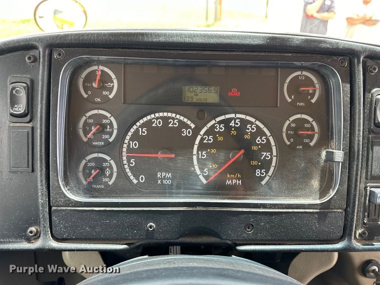 image for item OI9219 2005 Thomas Built FS65 school bus