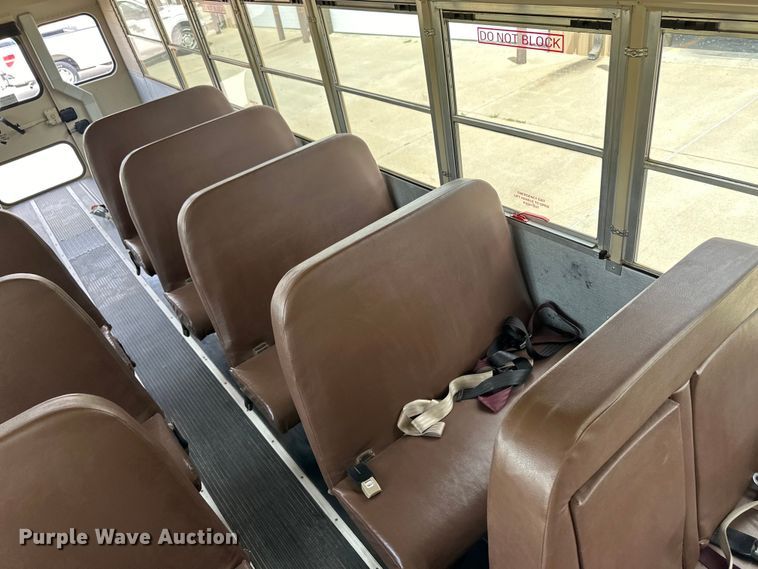 image for item OI9219 2005 Thomas Built FS65 school bus