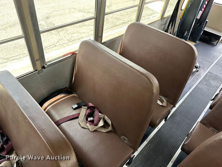 image for item OI9219 2005 Thomas Built FS65 school bus