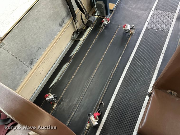 image for item OI9219 2005 Thomas Built FS65 school bus