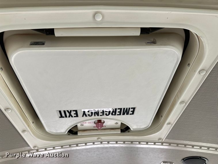 image for item OI9219 2005 Thomas Built FS65 school bus