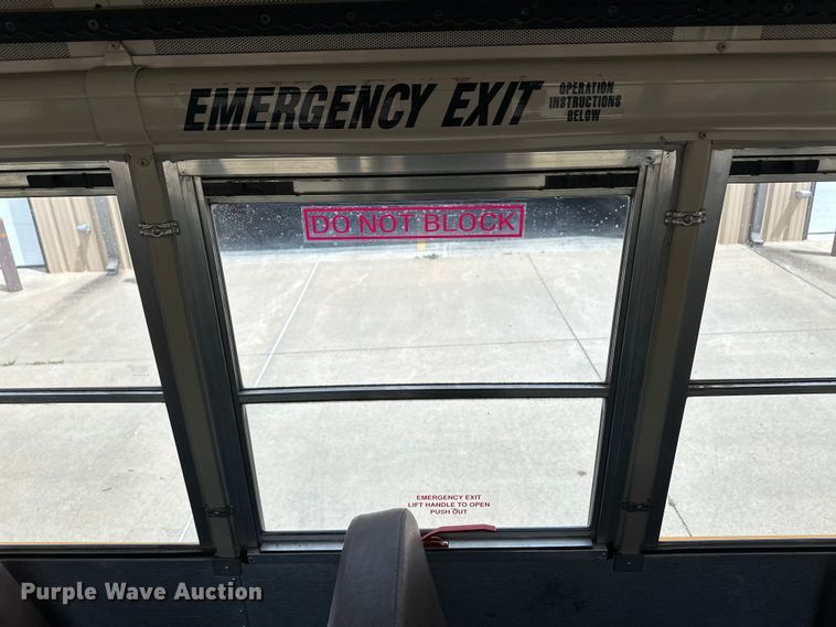 image for item OI9219 2005 Thomas Built FS65 school bus