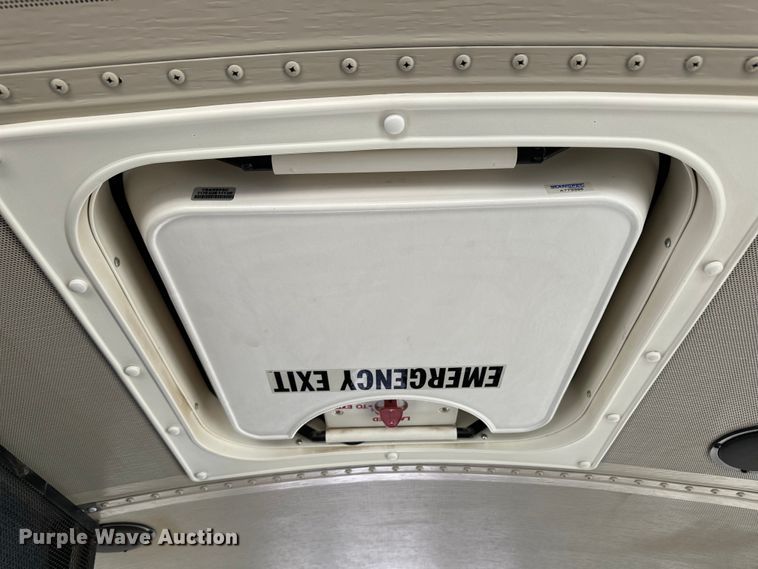 image for item OI9219 2005 Thomas Built FS65 school bus