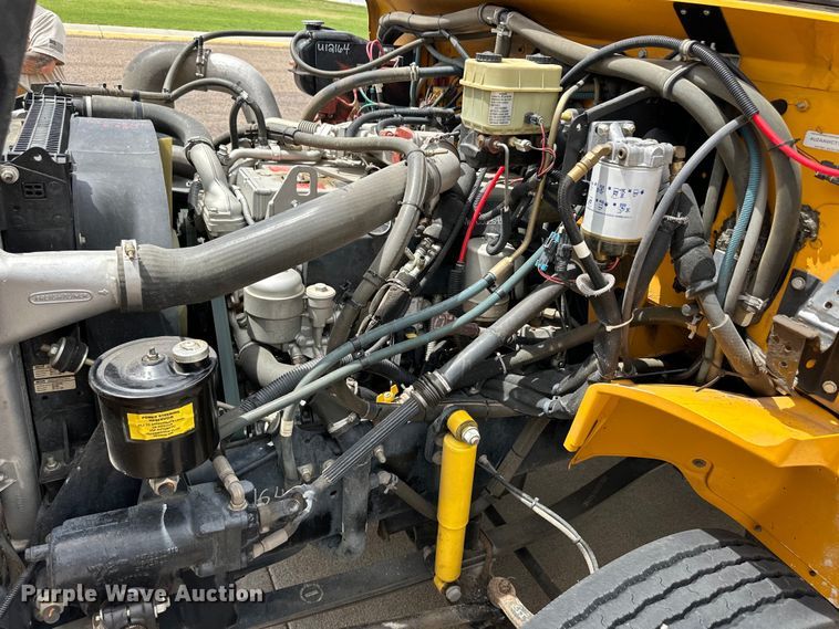 image for item OI9219 2005 Thomas Built FS65 school bus