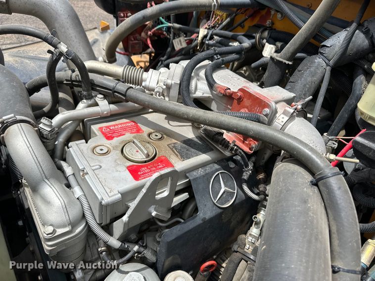 image for item OI9219 2005 Thomas Built FS65 school bus