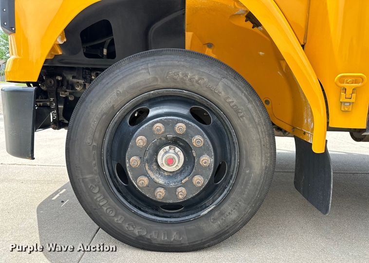 image for item OI9219 2005 Thomas Built FS65 school bus