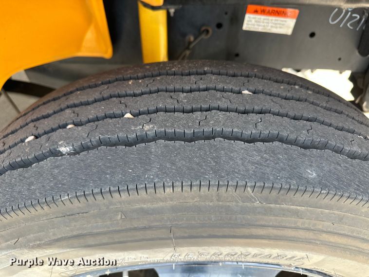 image for item OI9219 2005 Thomas Built FS65 school bus