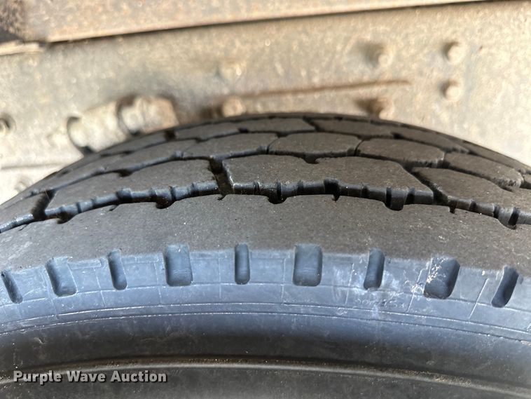 image for item OI9219 2005 Thomas Built FS65 school bus