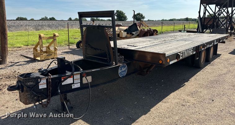 image for item OI9221 2003 Etnyre tilt deck equipment trailer