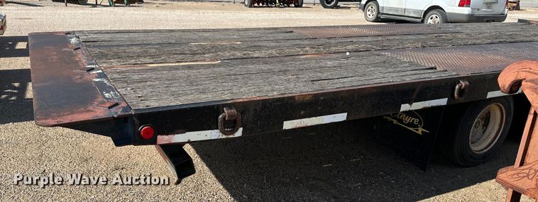 image for item OI9221 2003 Etnyre tilt deck equipment trailer