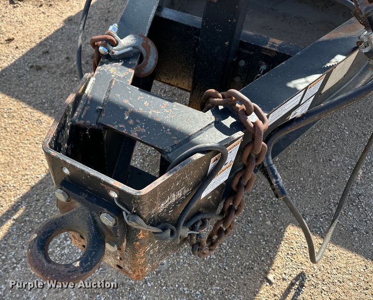 image for item OI9221 2003 Etnyre tilt deck equipment trailer