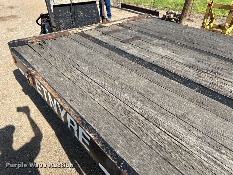 image for item OI9221 2003 Etnyre tilt deck equipment trailer