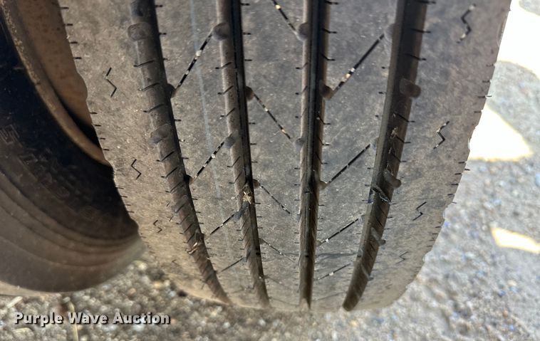 image for item OI9221 2003 Etnyre tilt deck equipment trailer