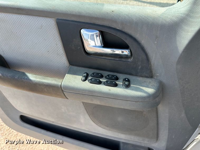 image for item OI9222 2006 Ford Expedition XLT SUV