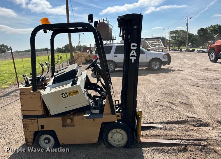 image for item OI9223 Caterpillar TC40D forklift