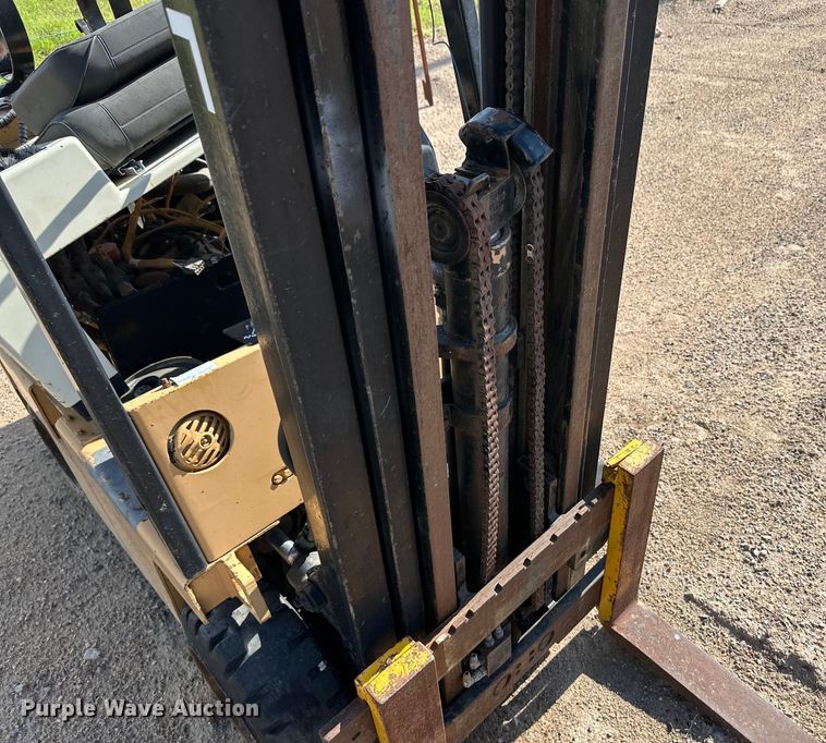 image for item OI9223 Caterpillar TC40D forklift