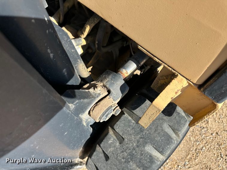 image for item OI9223 Caterpillar TC40D forklift