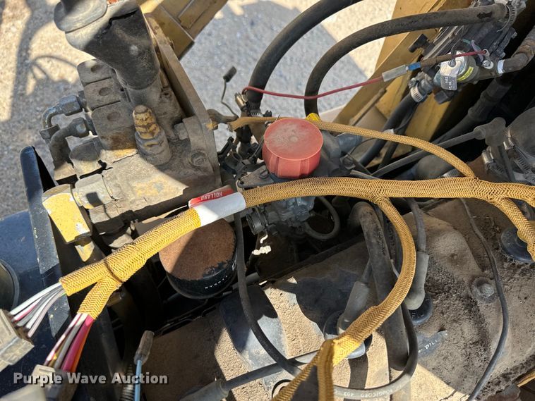 image for item OI9223 Caterpillar TC40D forklift