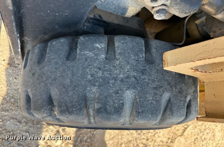 image for item OI9223 Caterpillar TC40D forklift