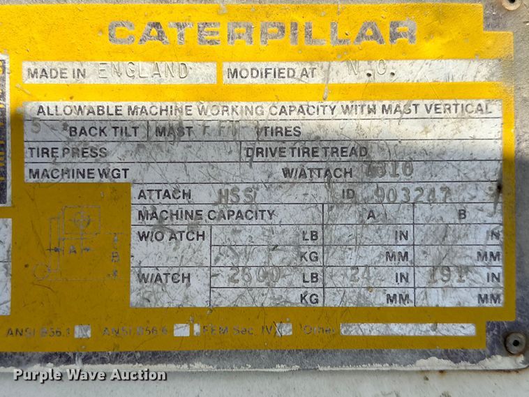 image for item OI9223 Caterpillar TC40D forklift