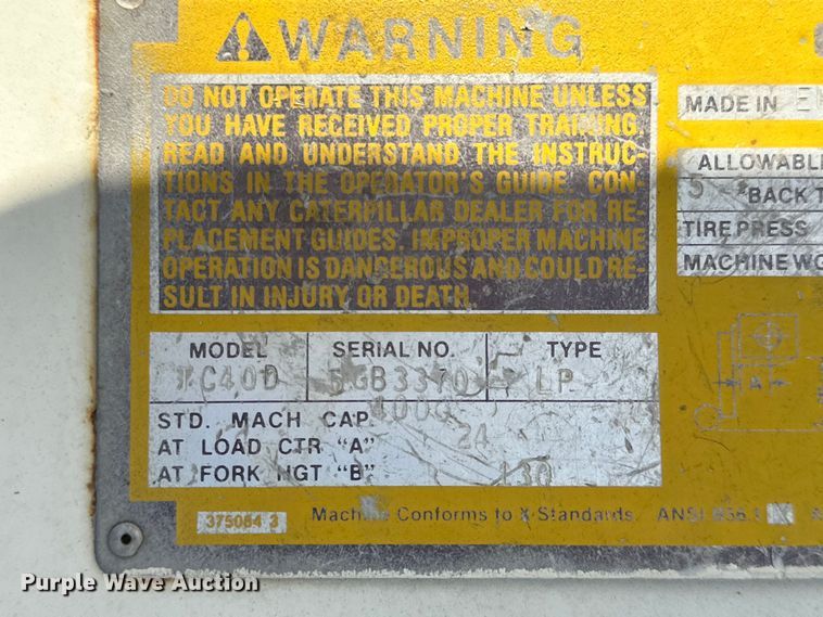 image for item OI9223 Caterpillar TC40D forklift