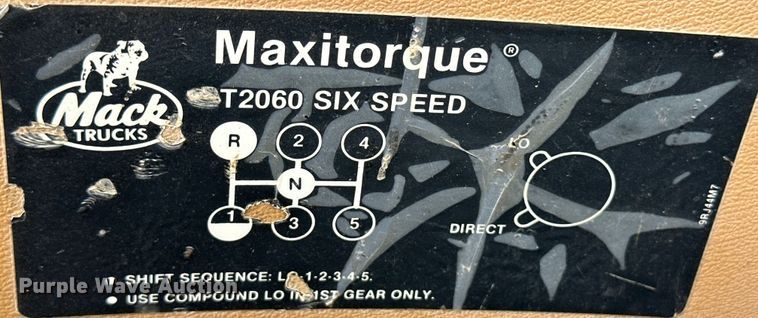 image for item OI9224 1985 Mack R686ST dump truck