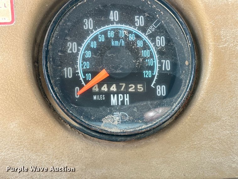 image for item OI9224 1985 Mack R686ST dump truck