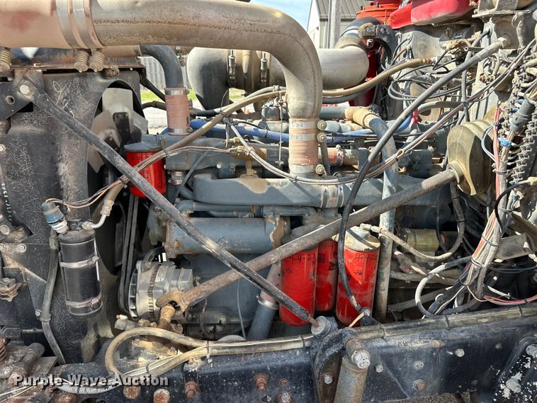 image for item OI9224 1985 Mack R686ST dump truck