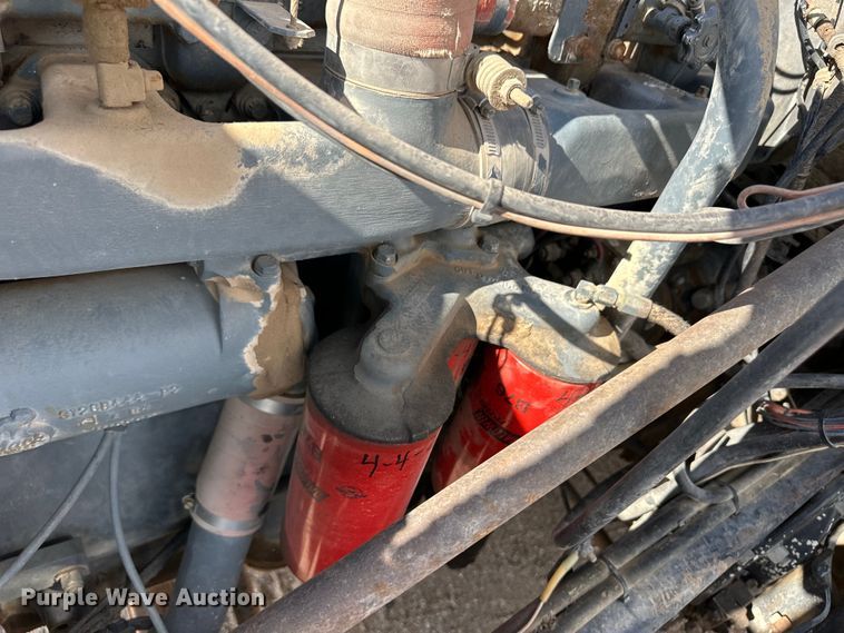 image for item OI9224 1985 Mack R686ST dump truck