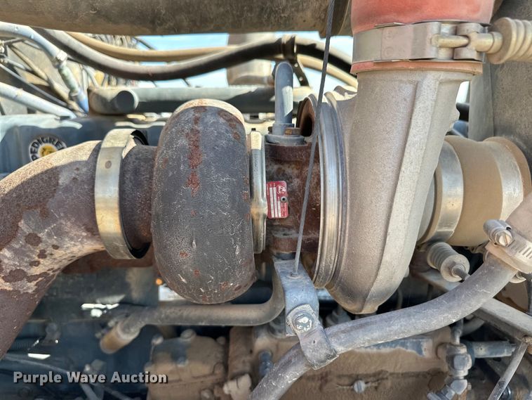 image for item OI9224 1985 Mack R686ST dump truck